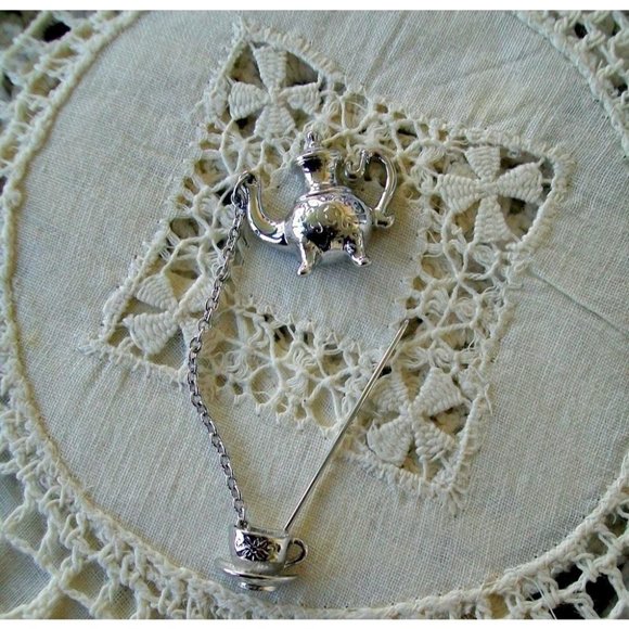 A Teapot Pouring into a Teacup Vintage Stickpin Silver Tone Avon - Picture 3 of 5